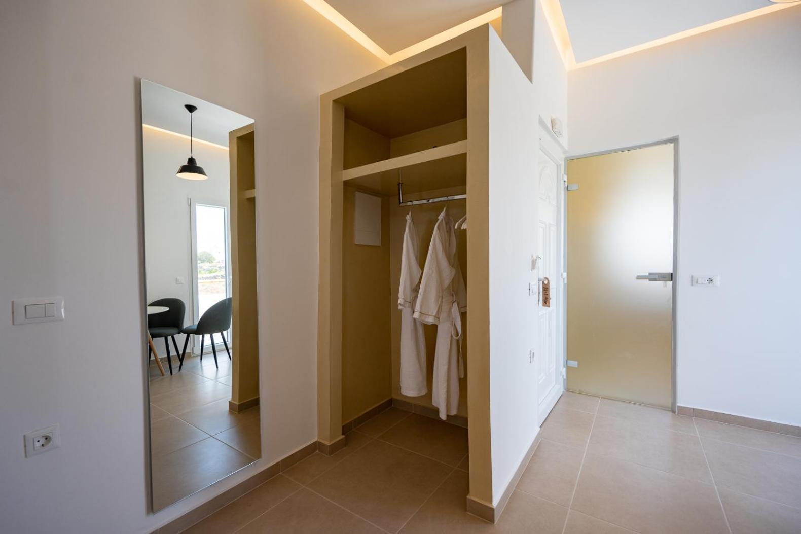 Theophrasti Suites Foinikiá Zimmer foto